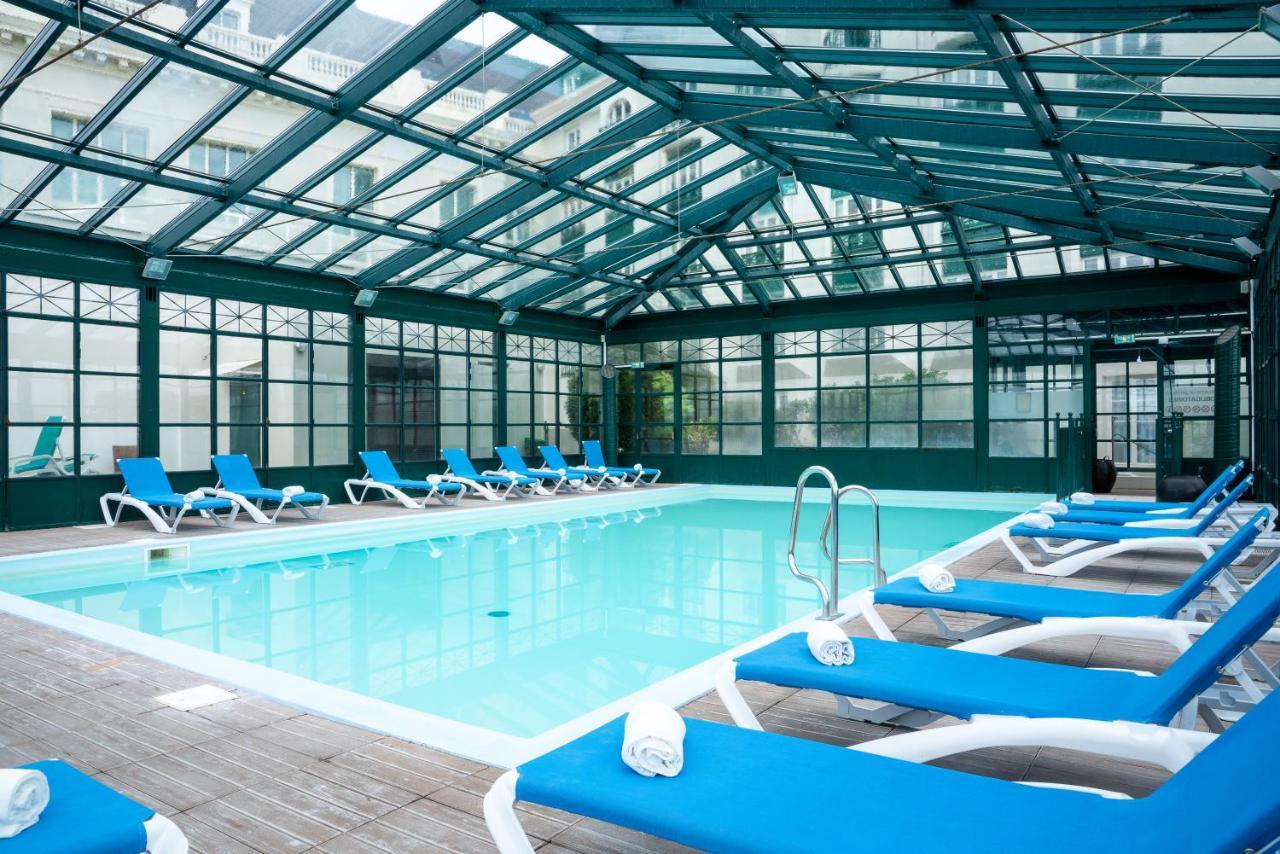 Sowell Hotels Le Beach Trouville-sur-mer Exteriör bild