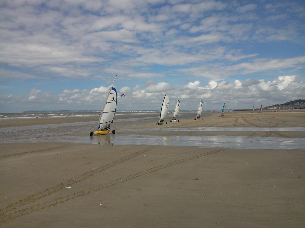 Sowell Hotels Le Beach Trouville-sur-mer Exteriör bild