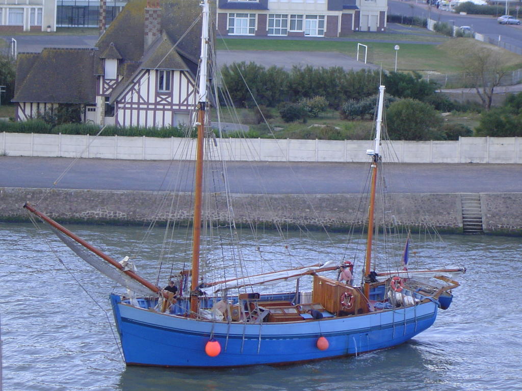Sowell Hotels Le Beach Trouville-sur-mer Exteriör bild