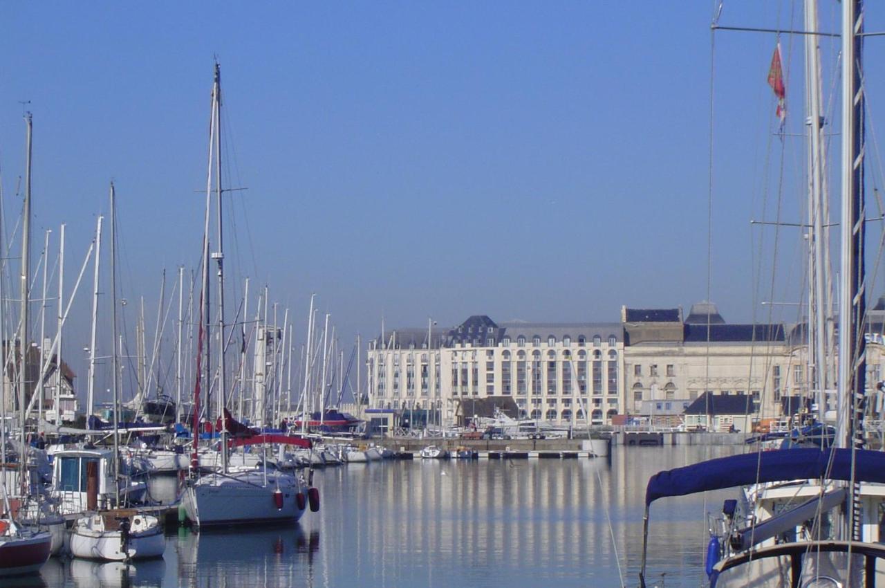 Sowell Hotels Le Beach Trouville-sur-mer Exteriör bild