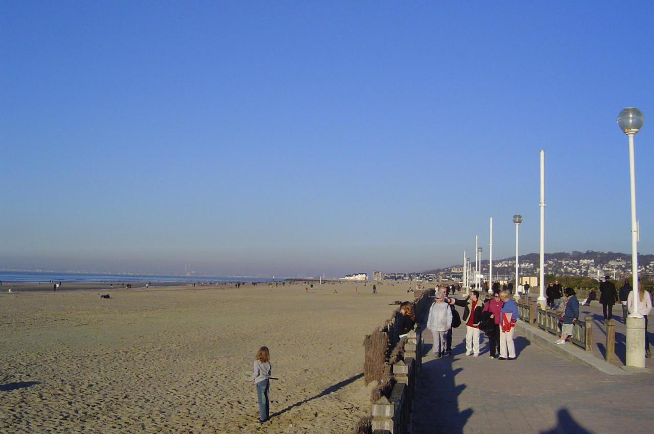 Sowell Hotels Le Beach Trouville-sur-mer Exteriör bild